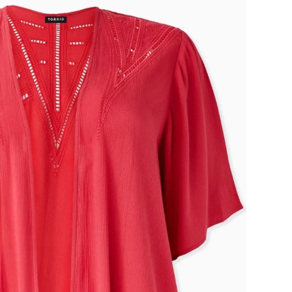 ๐ Red Crinkled Gauze Crochet Inset Longline Kimono NWT Torrid New! - Picture 3 of 6